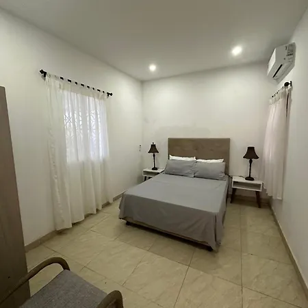 Habitación en casa particular Emiliano *